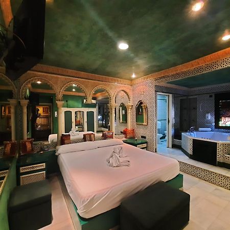 Hostal Avenida Andalucia - Solo Adultos Séville Extérieur photo