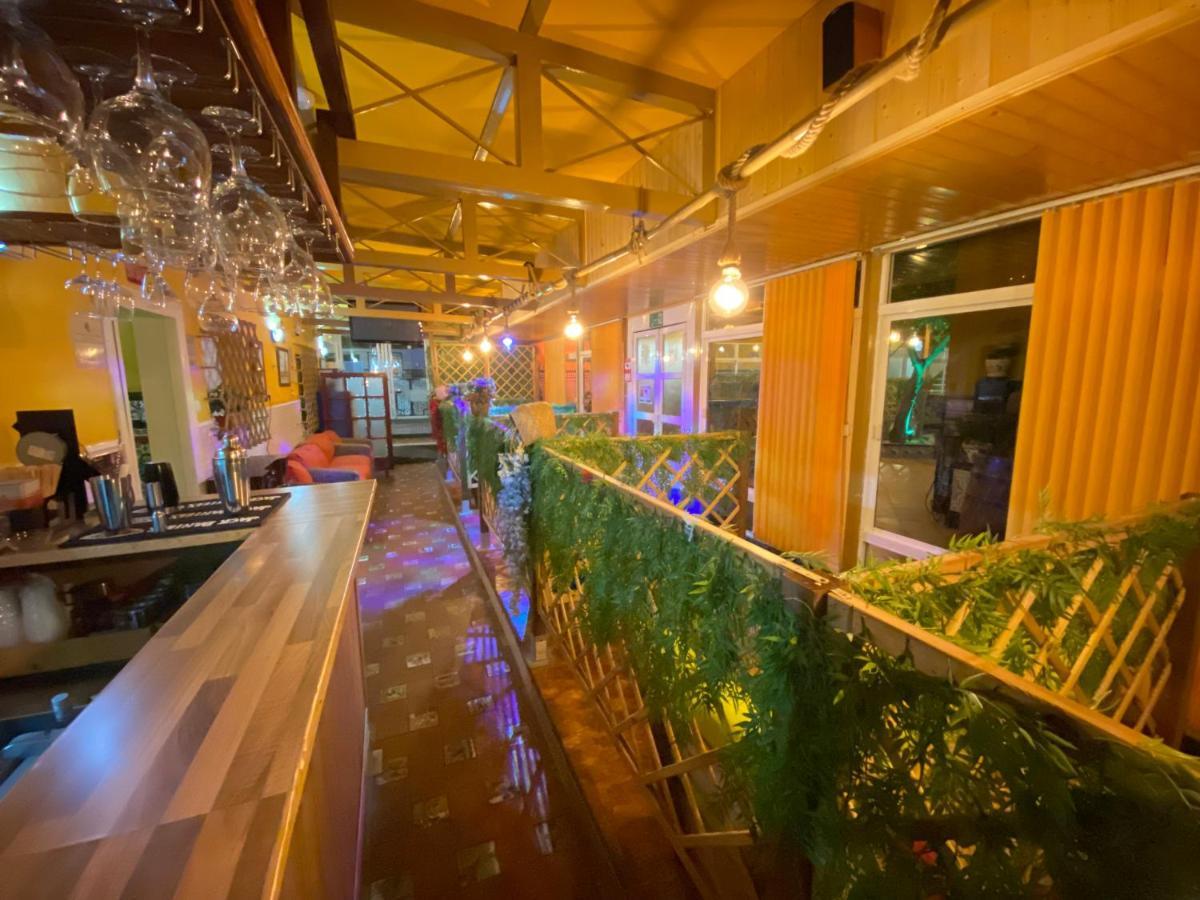 Hostal Avenida Andalucia - Solo Adultos Séville Extérieur photo