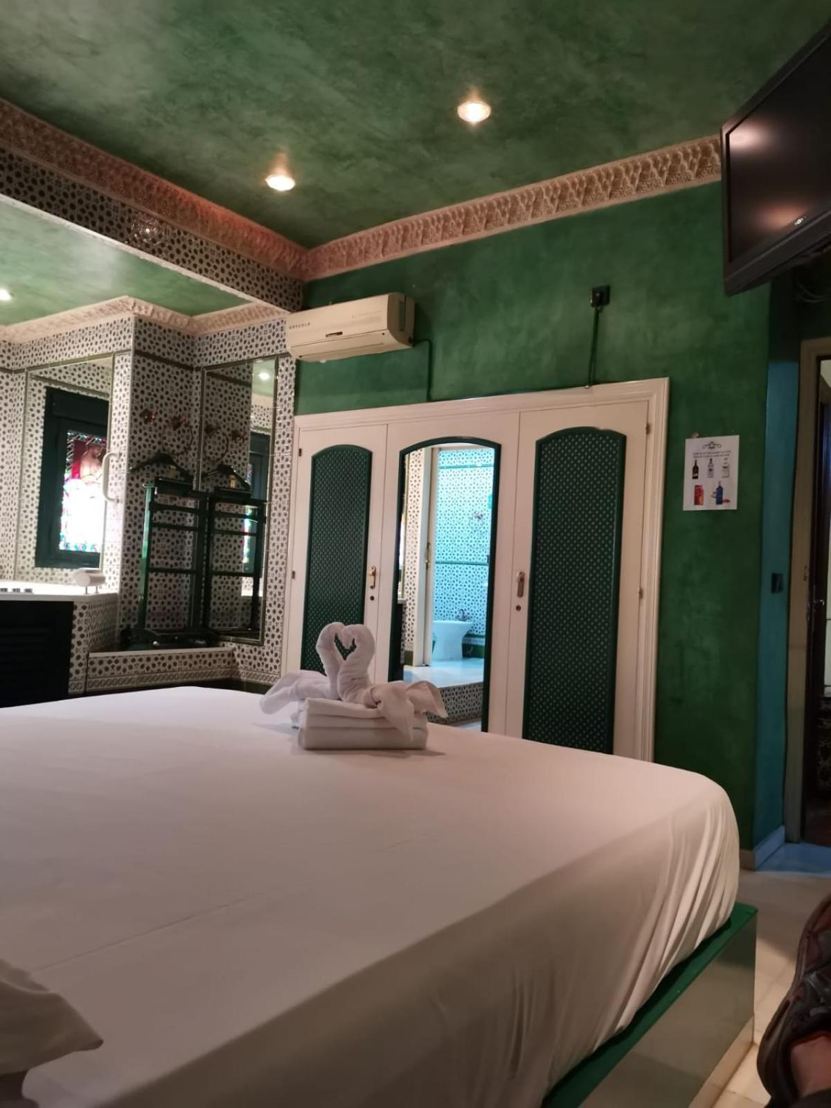 Hostal Avenida Andalucia - Solo Adultos Séville Extérieur photo