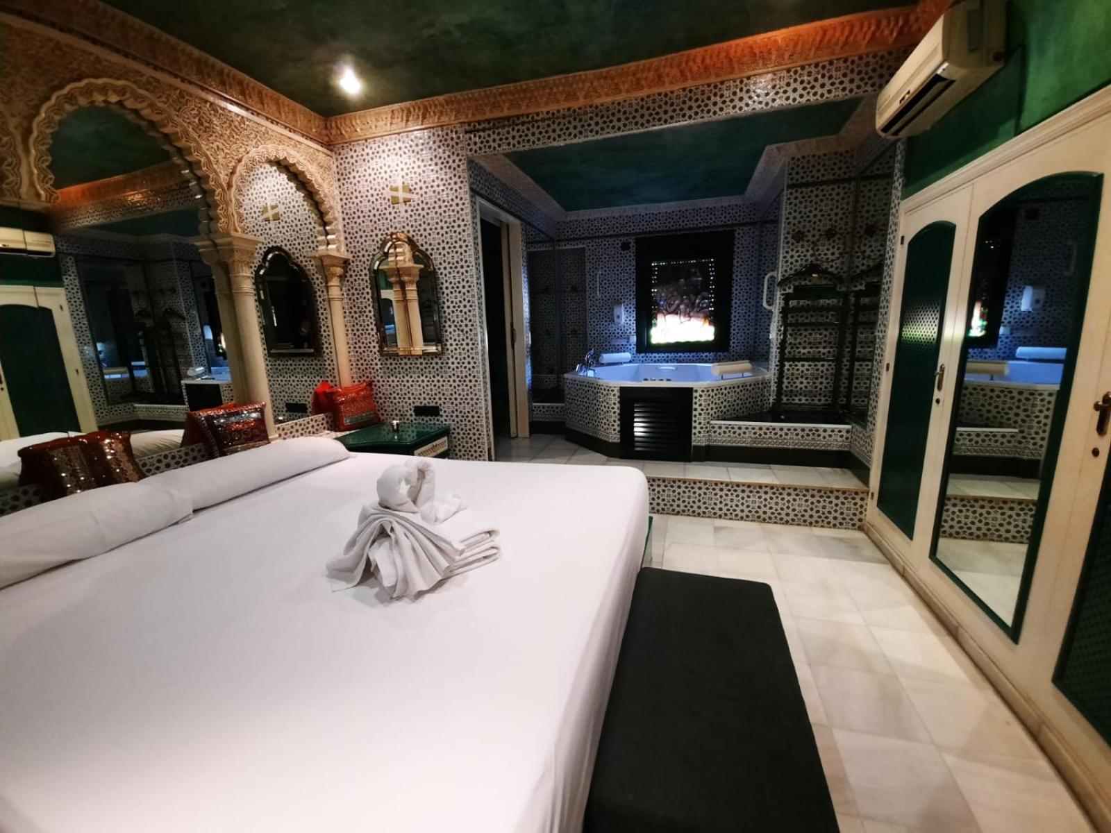 Hostal Avenida Andalucia - Solo Adultos Séville Extérieur photo