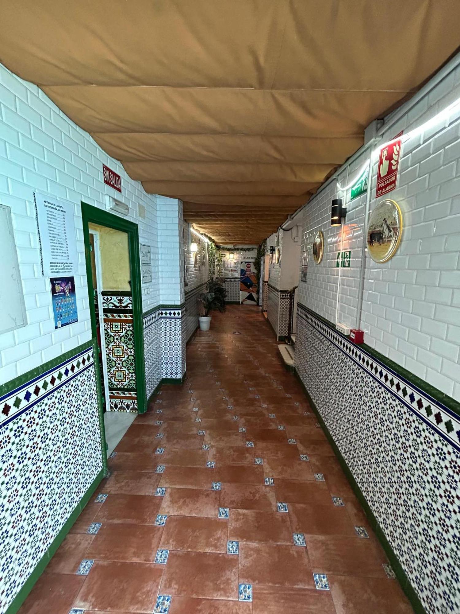 Hostal Avenida Andalucia - Solo Adultos Séville Extérieur photo