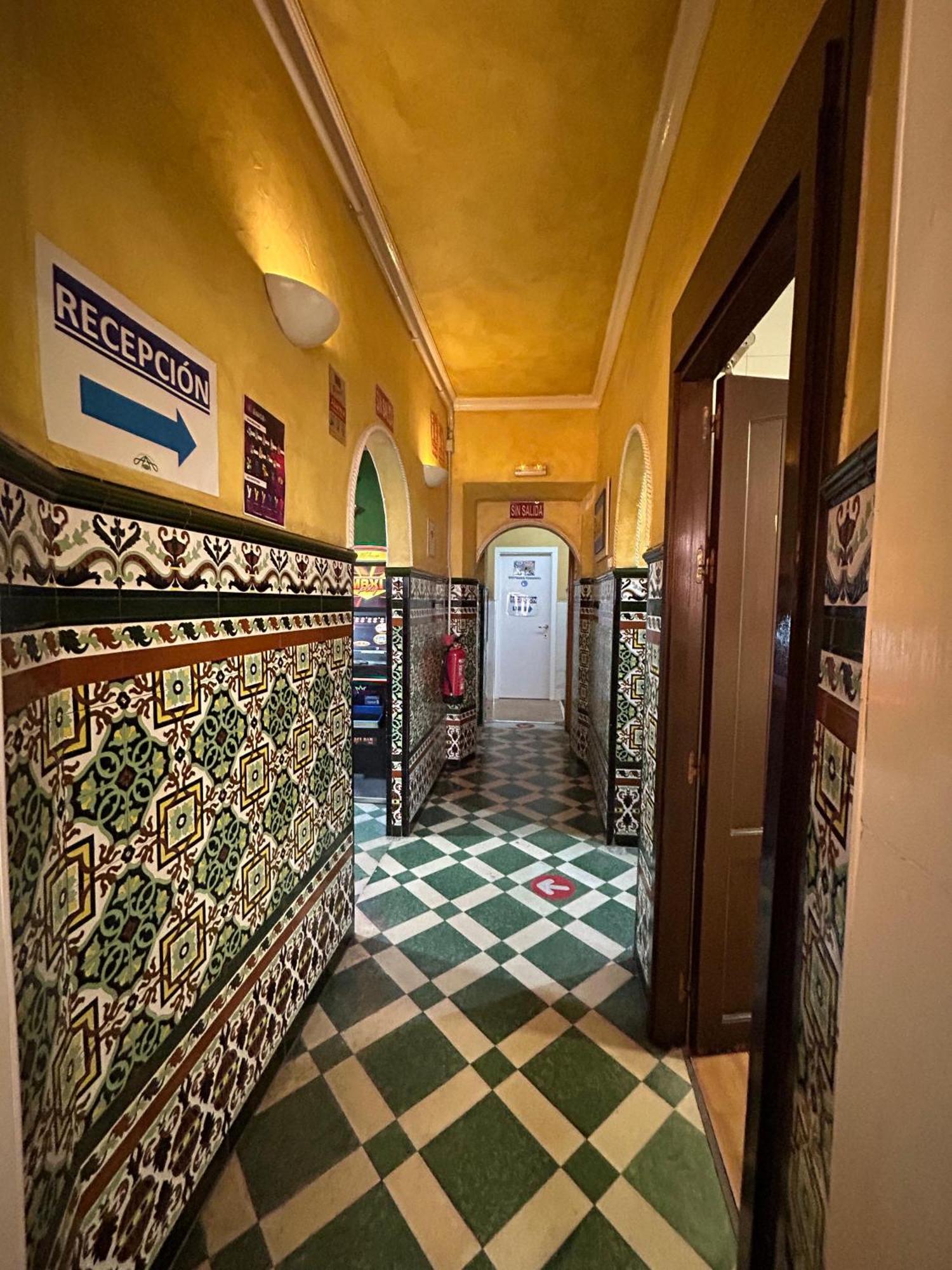 Hostal Avenida Andalucia - Solo Adultos Séville Extérieur photo